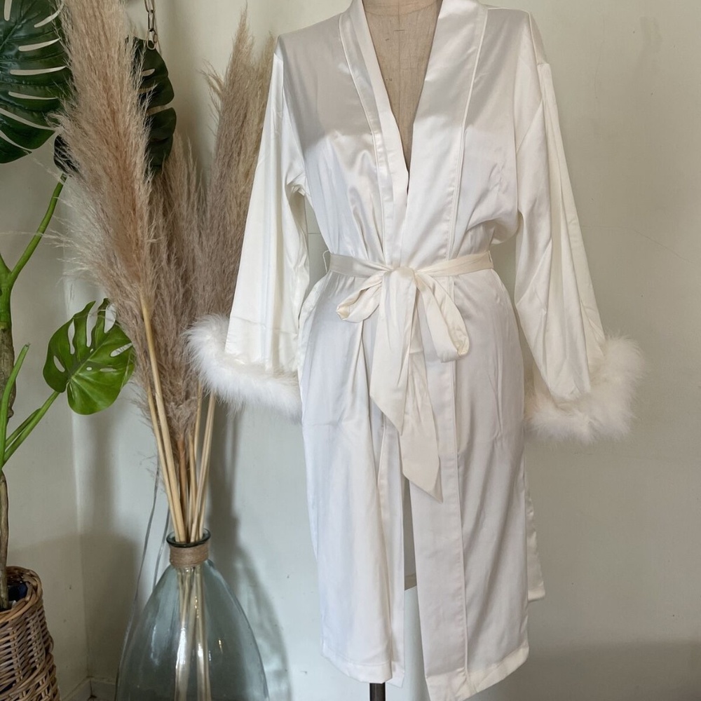 House of Harlow 1960 White Satin Feather Cuff Robe New with Tags